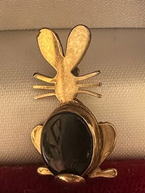 W.E. Richard’s Jewelry Co. 14kt GF Bunny  Brooch , vintage